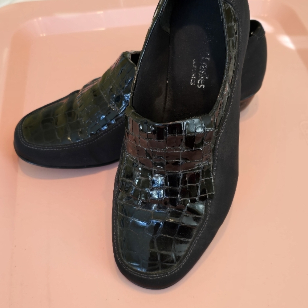 Walking Cradles, 7.5 Croc-Embossed Loafers